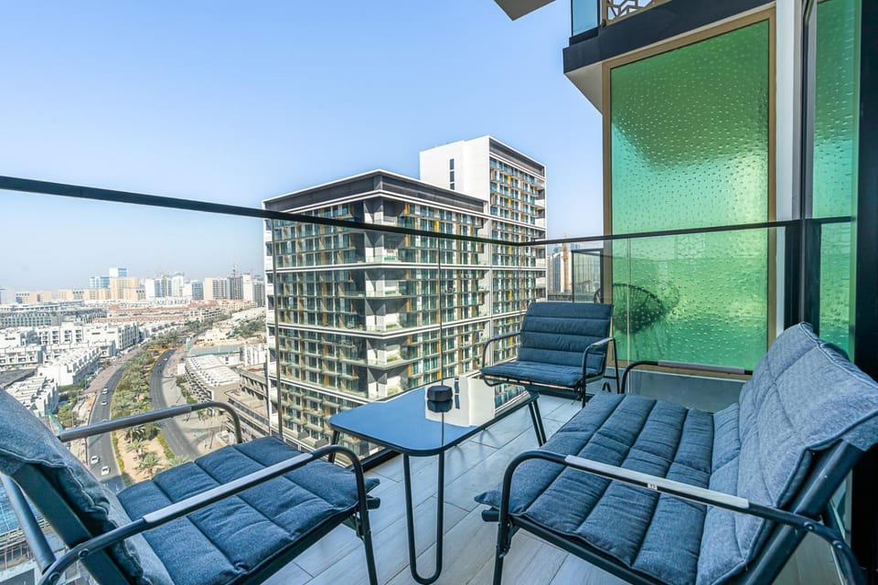 Elegant - 3BR - near Palm Jumeirah - Pool and Gym Apartment in Dubai