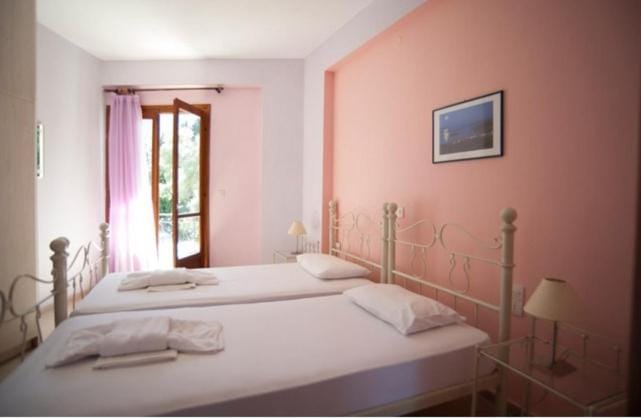 Day, Photo of the whole room