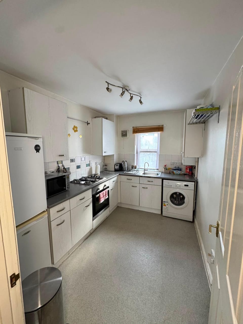 Kitchen or kitchenette, dishwasher, minibar, oven, pet friendly, stove, toaster, washing machine, dryer