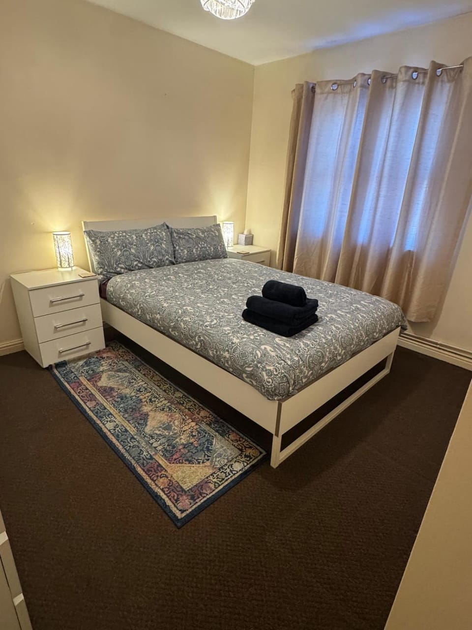 Bed, Photo of the whole room, Bedroom, towels