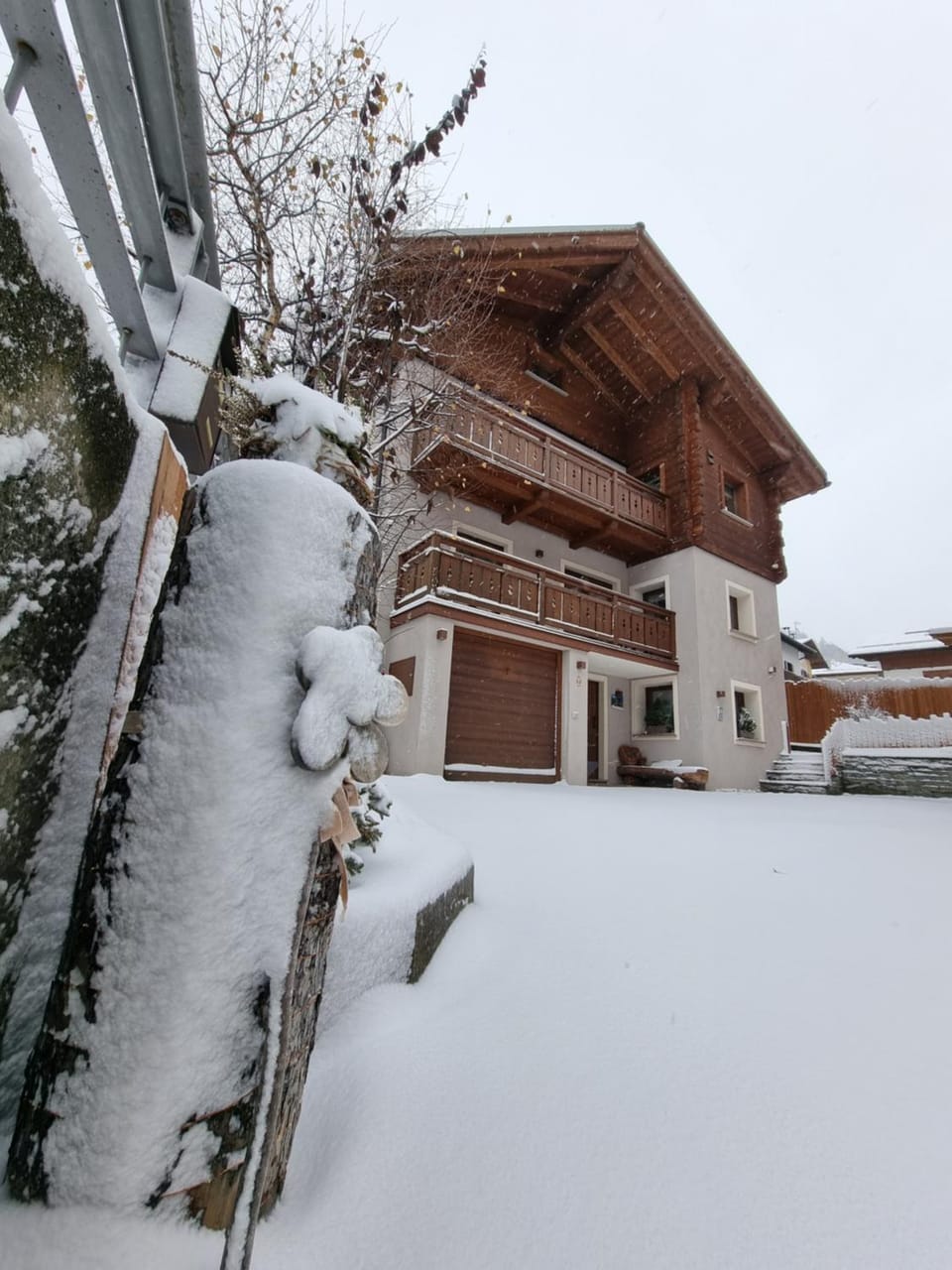 Property building, Day, Winter