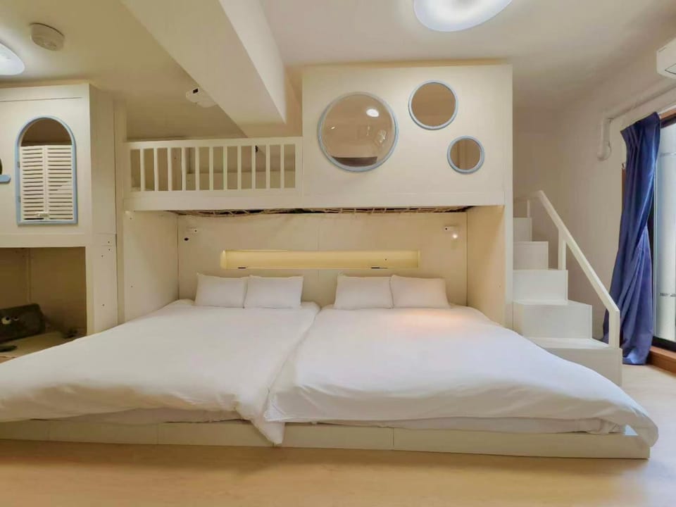 Bed, Bedroom, bunk bed