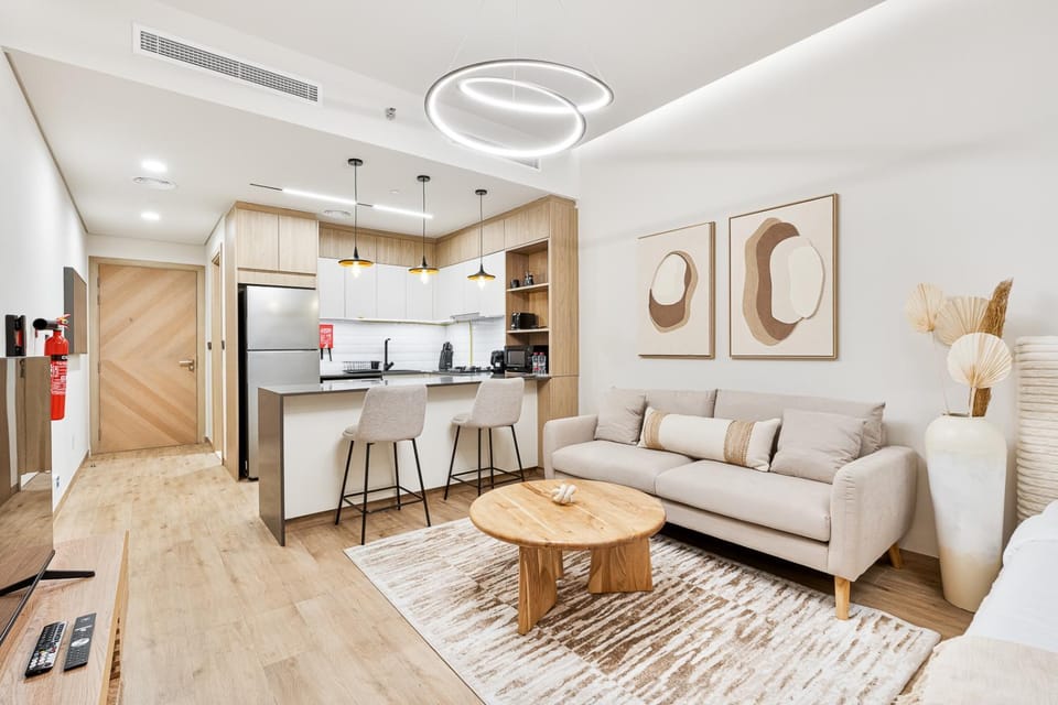 Modern Studio with Pool, Gym and BBQ area Apartment in Dubai