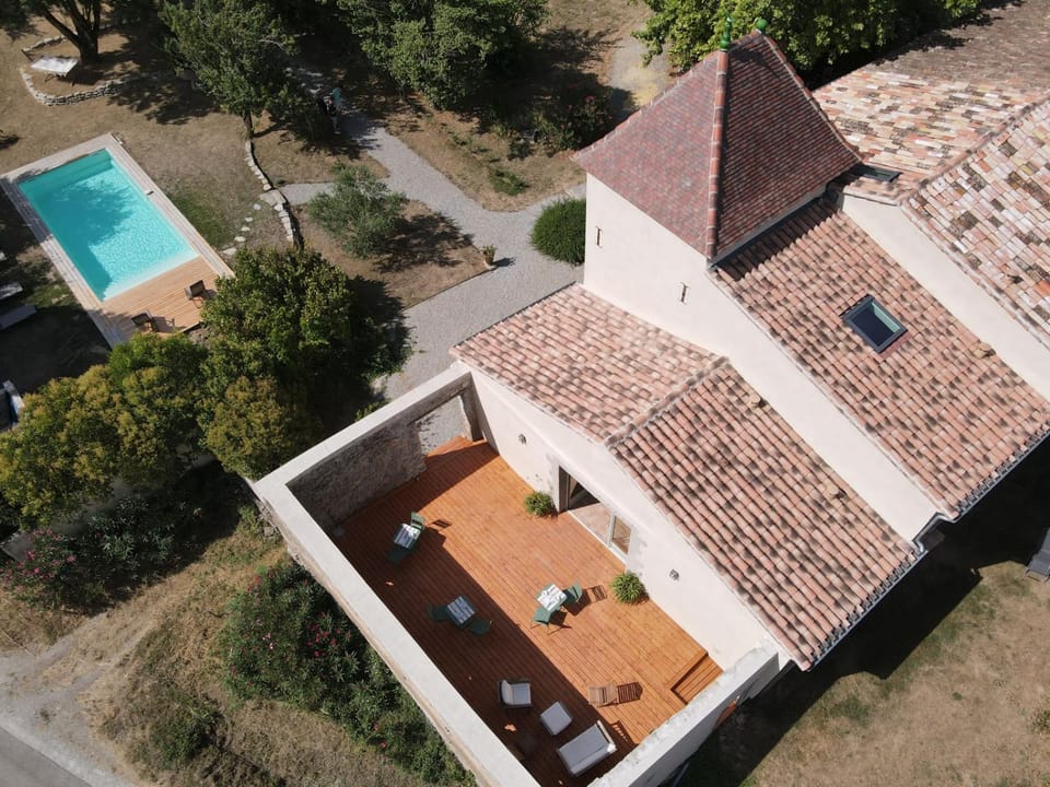 Property building, Swimming pool, Breakfast