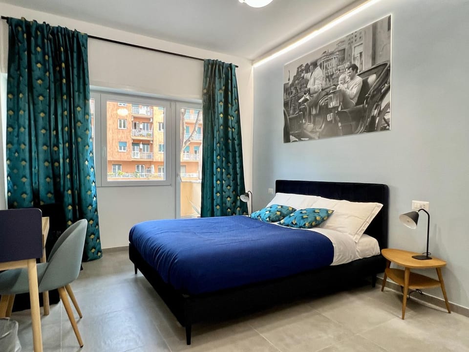 Bed, Living room, Photo of the whole room, Bedroom