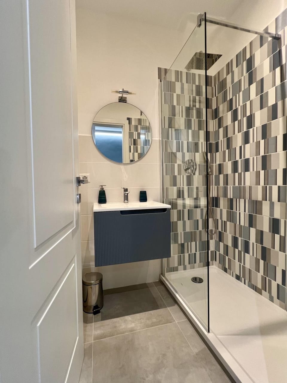 Shower, Bathroom