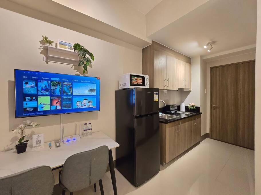 1BR Condotel with Balcony at FAME Residences #FM57 Apartment in Mandaluyong