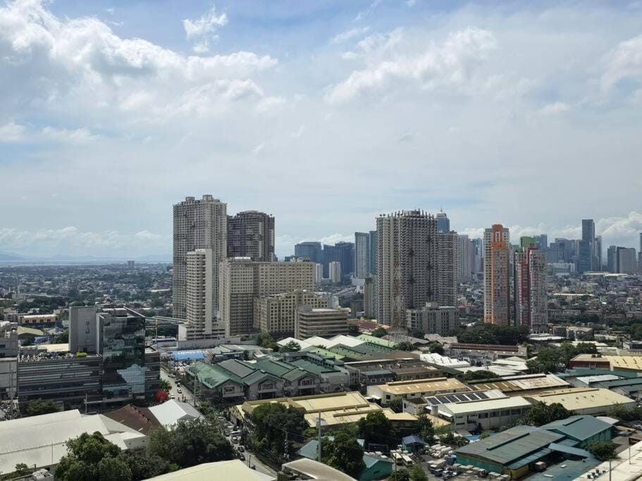 1BR Condotel with Balcony at FAME Residences #FM57 Apartment in Mandaluyong