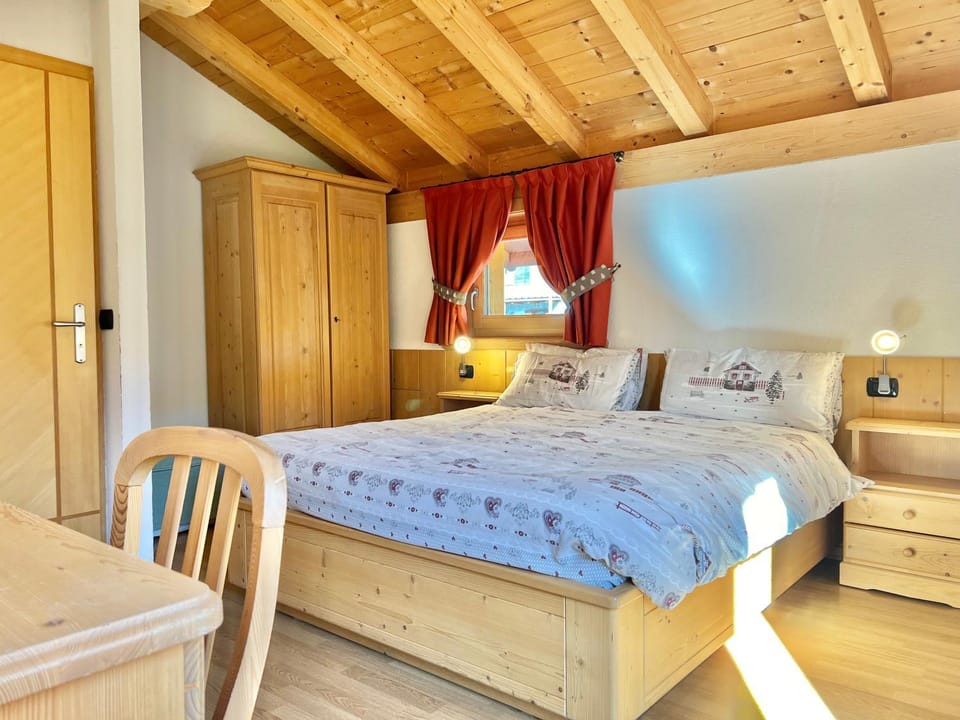 Bed, Photo of the whole room, Bedroom, wardrobe