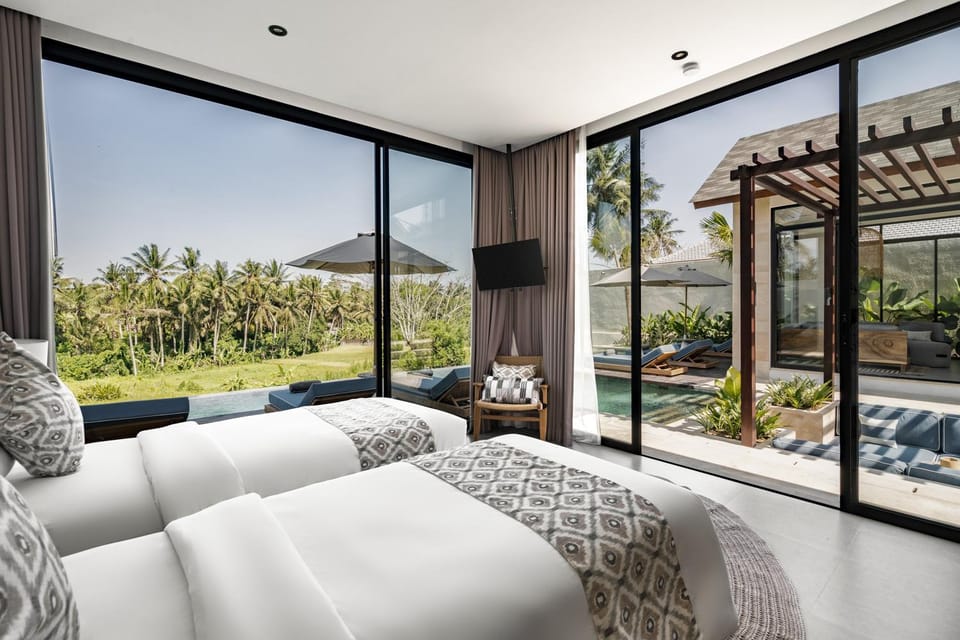 Bed, View (from property/room), Photo of the whole room, Bedroom