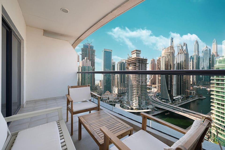 Day, Natural landscape, View (from property/room), Balcony/Terrace, Living room, Seating area, City view