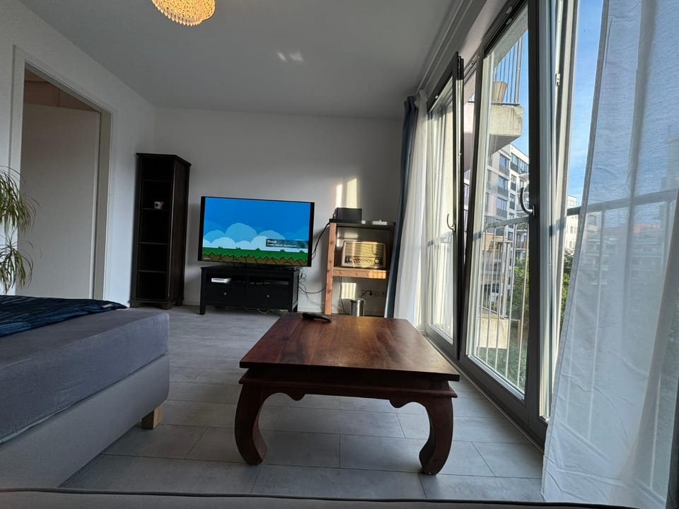 TV and multimedia, Seating area
