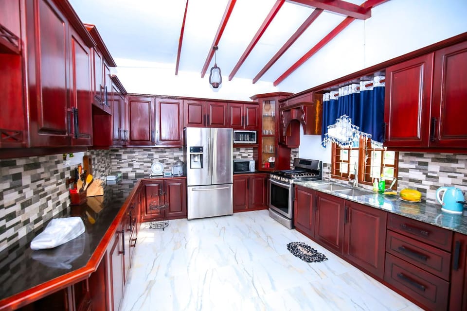 Kitchen or kitchenette, oven, toaster