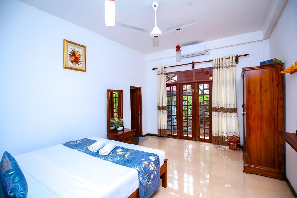 Bed, Photo of the whole room, Bedroom, wardrobe, air conditioner