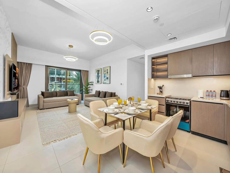 Luxury Downtown Dubai Apartment - 5 Mins Walk to Burj, Opera, Dubai Mall, Sleep 1-10 Apartment in Dubai