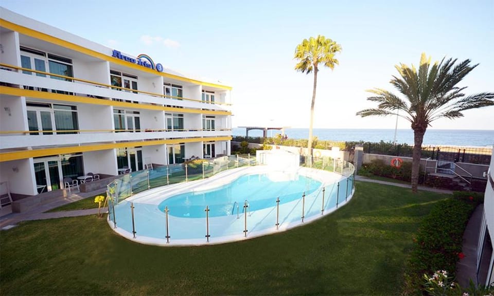 Swimming pool, Swimming pool