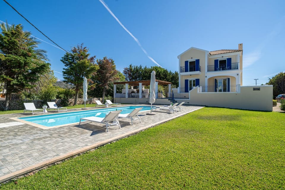 Property building, Patio, Spring, Day, Garden, Garden view, Pool view, Swimming pool, sunbed