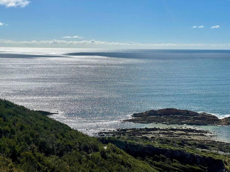 Ocean Air Retreat & Studio House in Tasmania