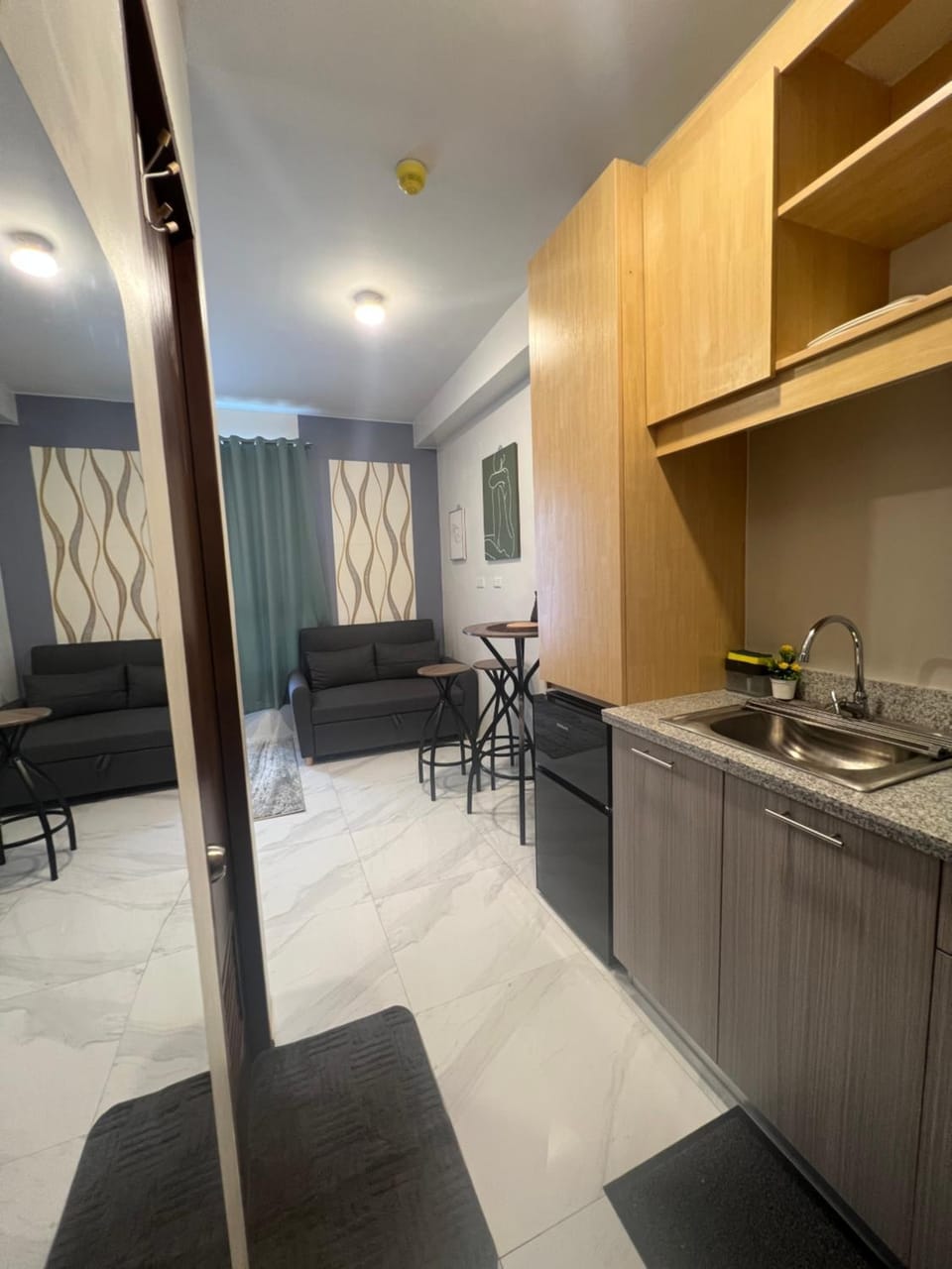 Cozy Place near Fuente Circle, Convenient, Accessible, Netflix, Wifi Apartment in Cebu City