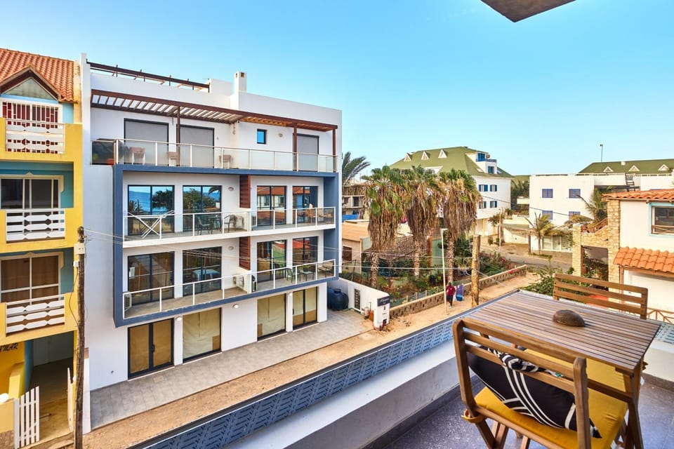 View (from property/room), Balcony/Terrace, City view, Street view