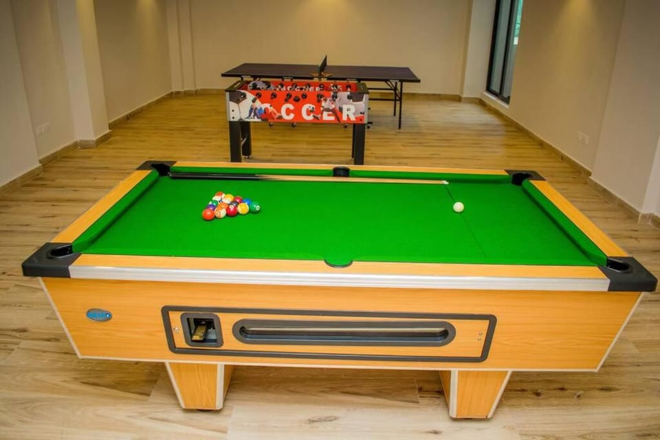 65-inch TV, Westlands Apt, Rooftop Pool, Gym, BBQ Apartment in Nairobi