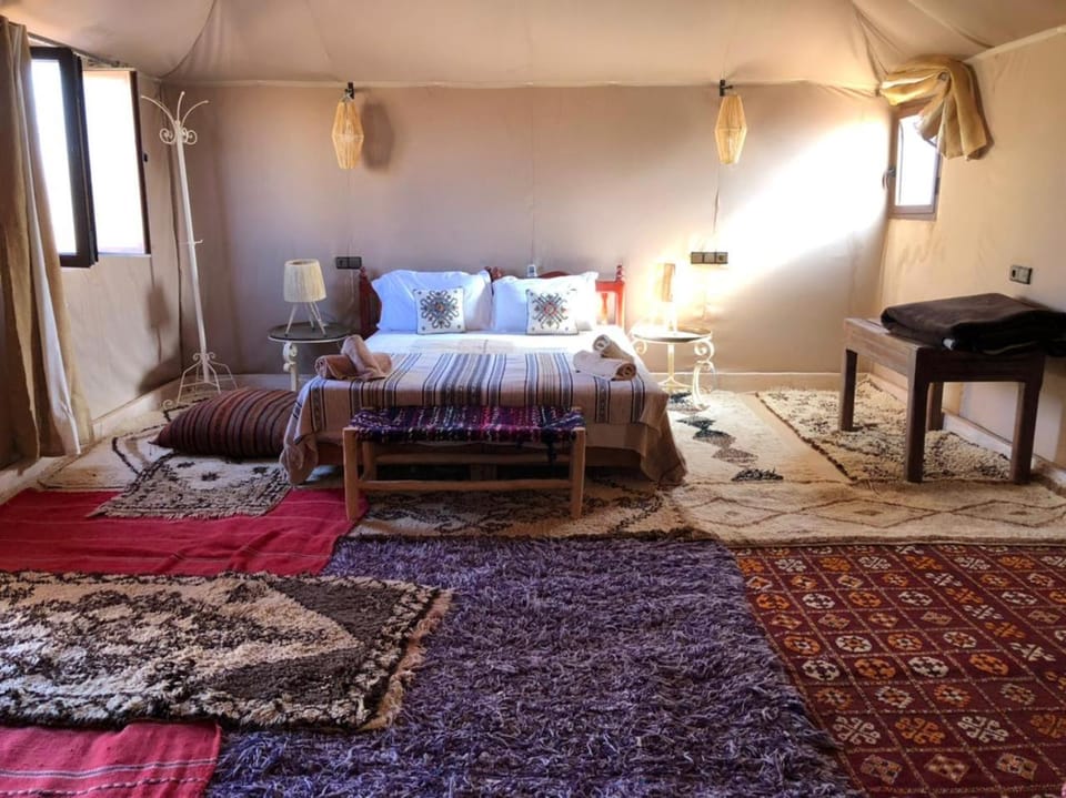 Bed, Seating area, Bedroom