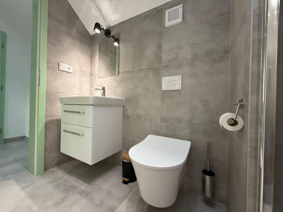 Toilet, Bathroom