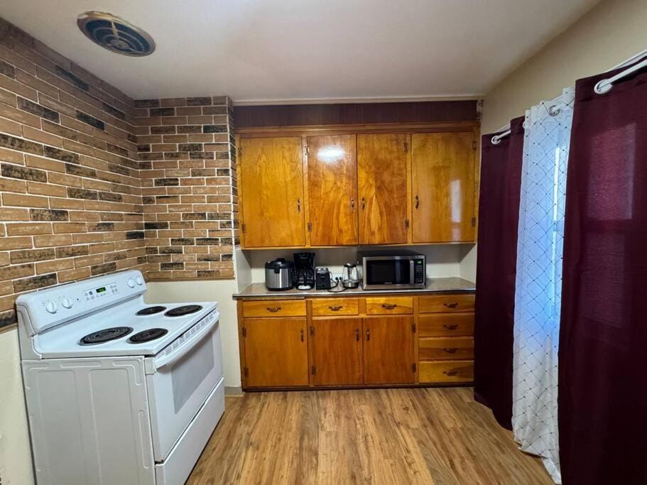 Ferry Getaway Home! Apartment in Niagara Falls