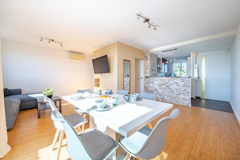 Superbe 3p vue mer avec parking Apartment in Nice