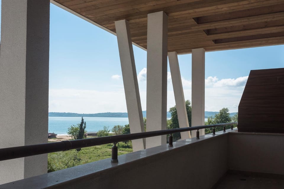 Day, Balcony/Terrace, River view
