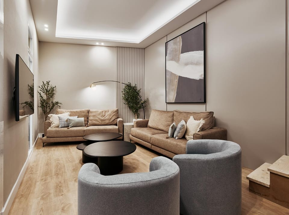 Communal lounge/ TV room