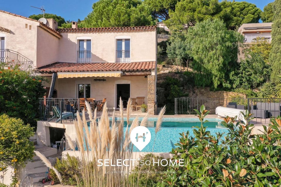 Property building, Patio, Spring, Day, Garden, Garden view, Pool view, Swimming pool, sunbed