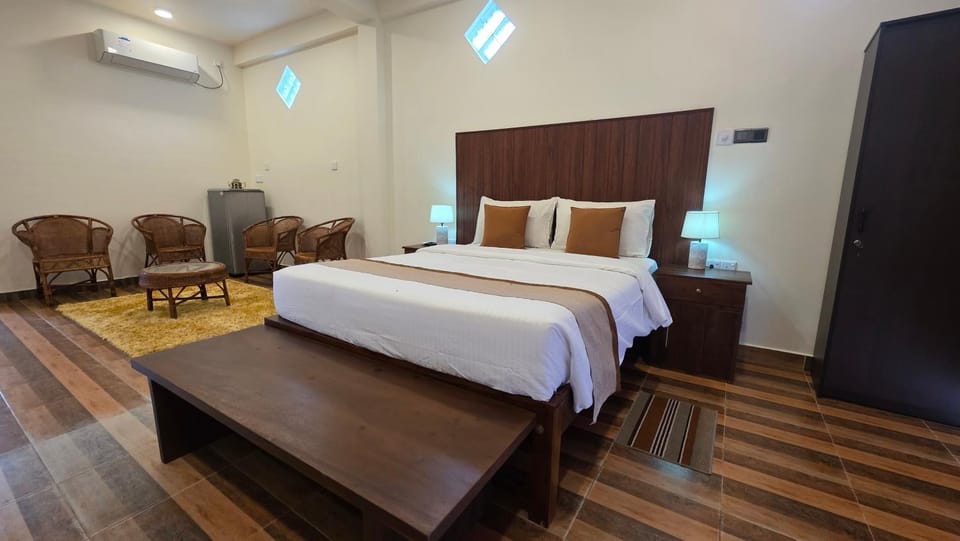 Bed, air conditioner
