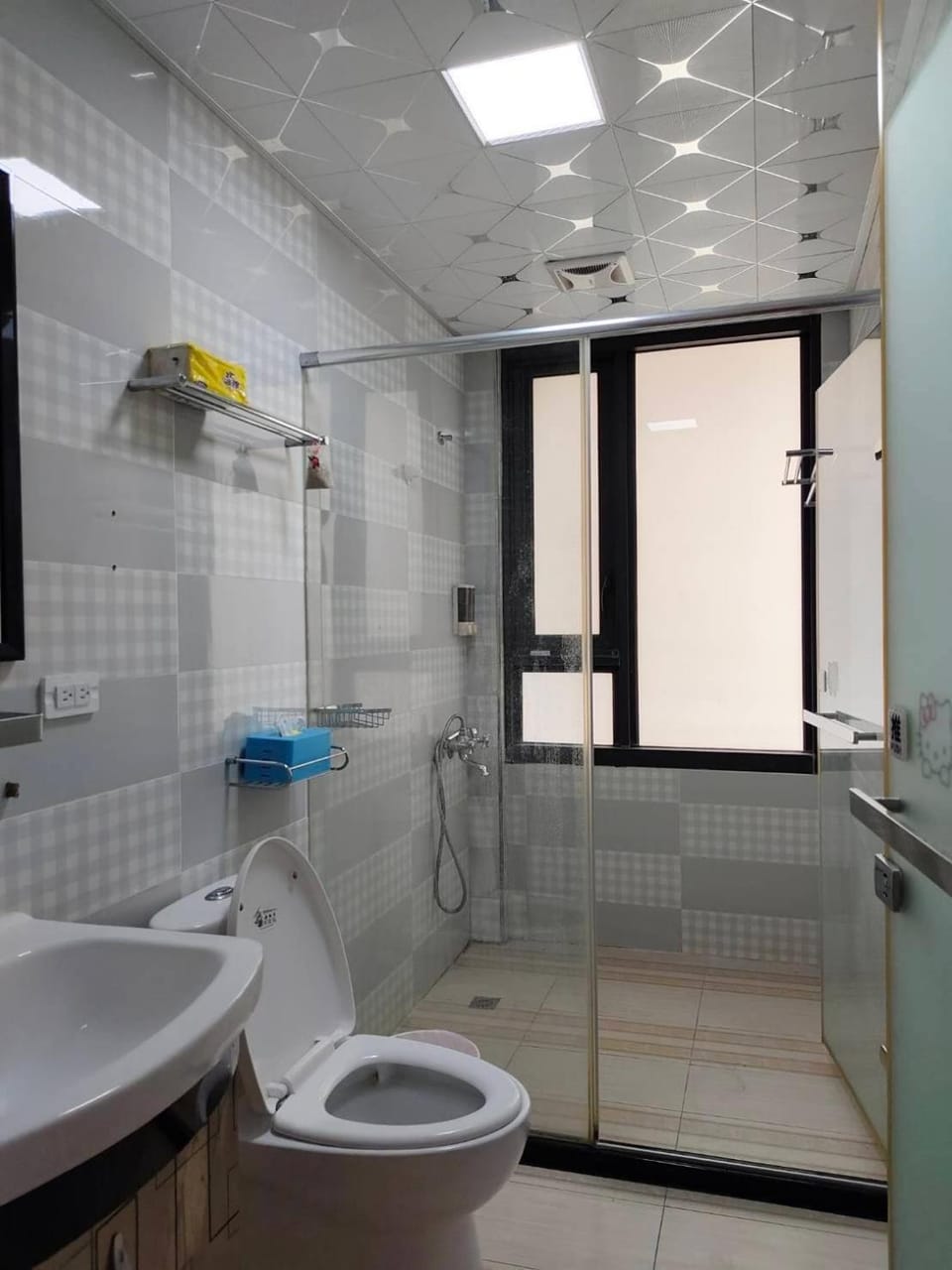 Shower, Toilet, Bathroom