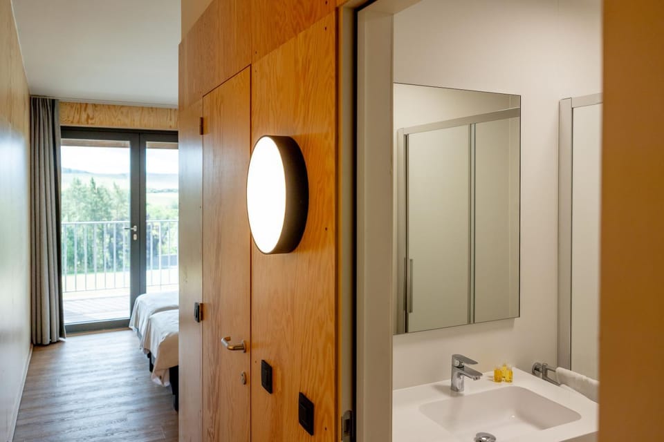 Bathroom, towels