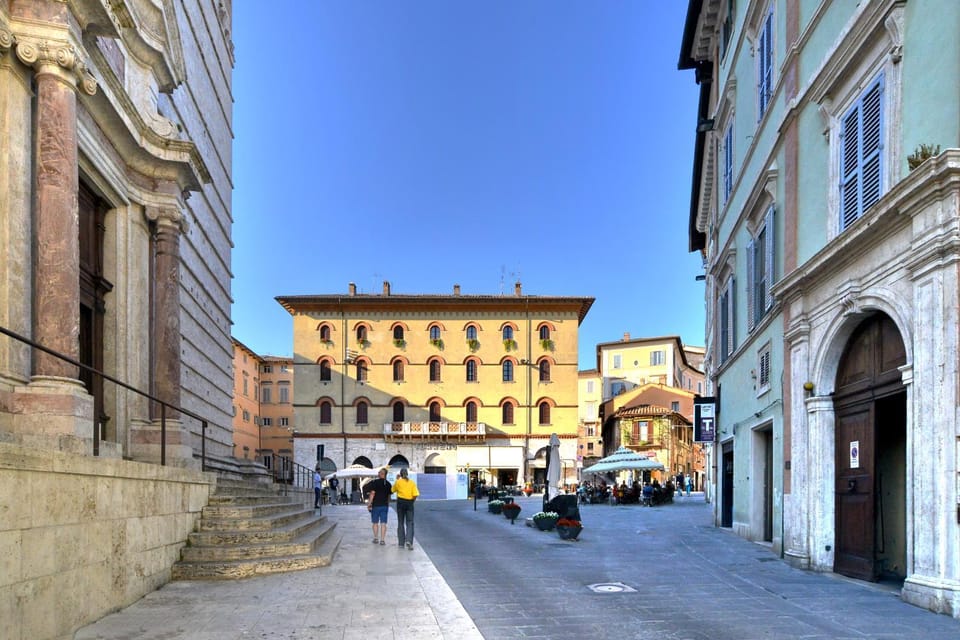 Property building, Neighbourhood, Landmark view