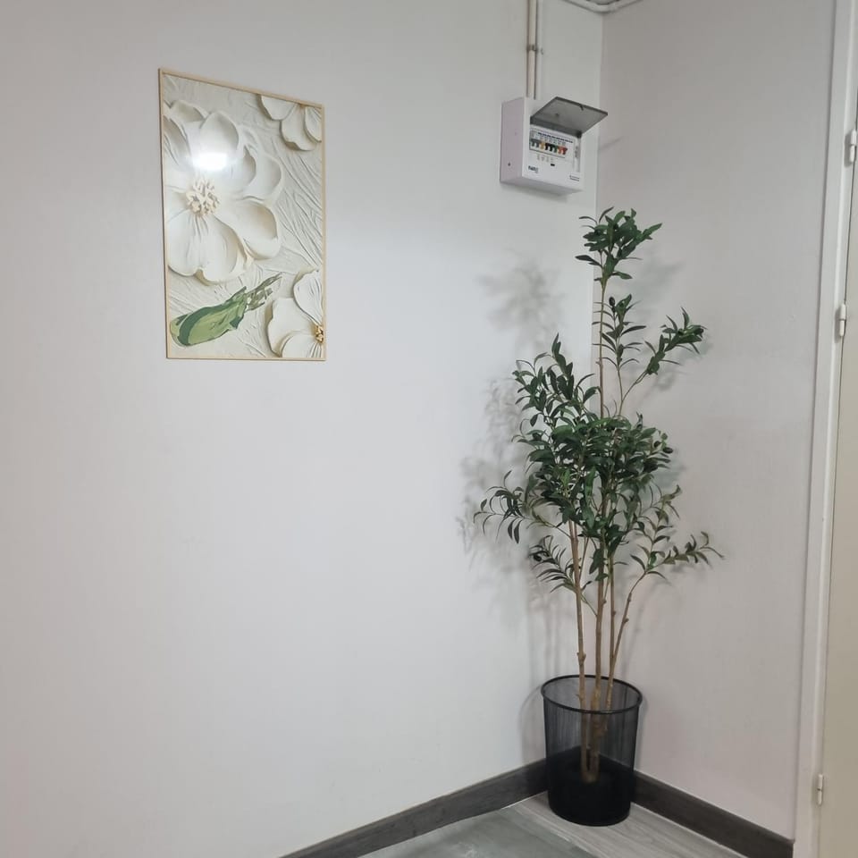 Popular Muang Thong Thani Condo, Building T9, Floor 8, Room 13 Apartment in Thailand