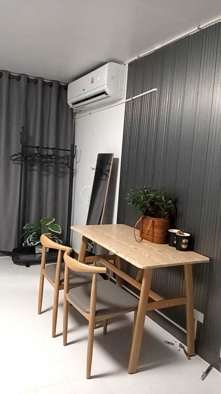 Popular Muang Thong Thani Condo, Building T9, Floor 8, Room 13 Apartment in Bangkok