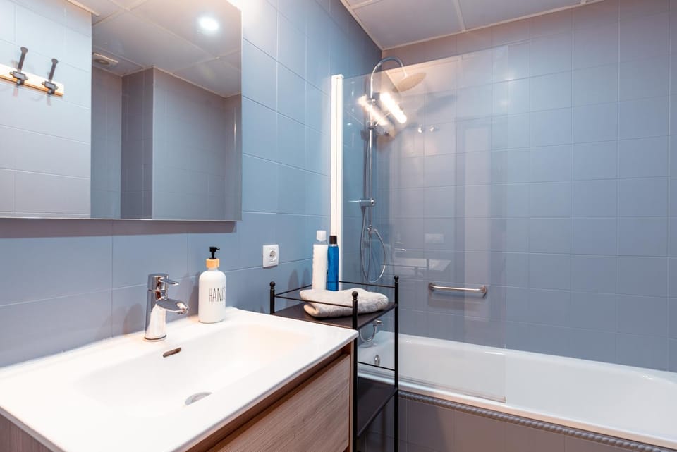 Bathroom, Bath