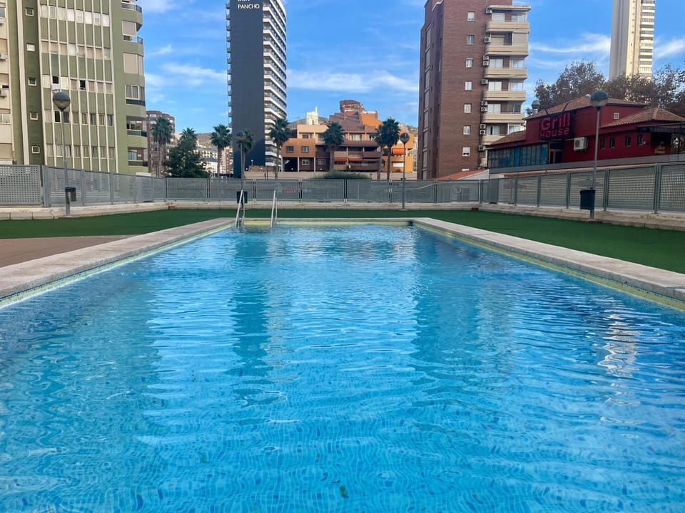 Swimming pool, Swimming pool