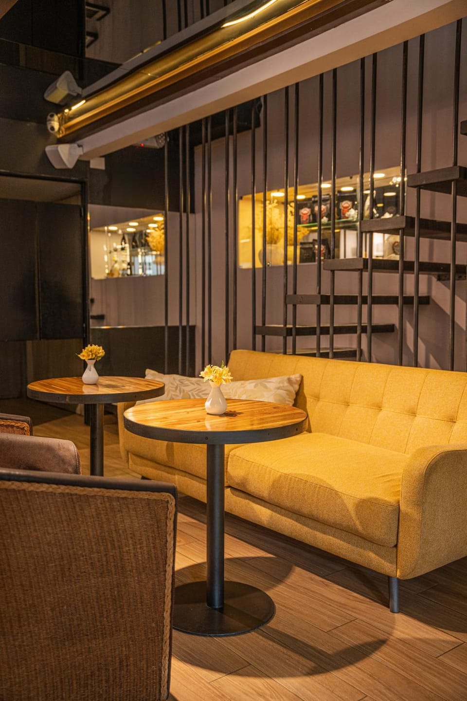 Restaurant/places to eat, Living room, Seating area