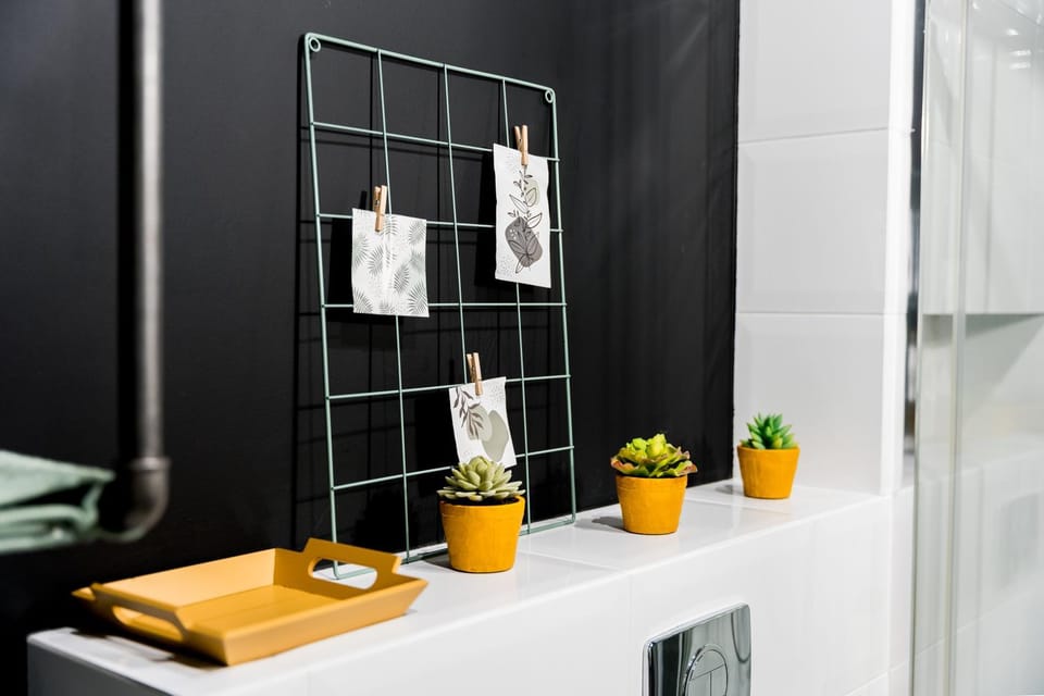 Bathroom, towels
