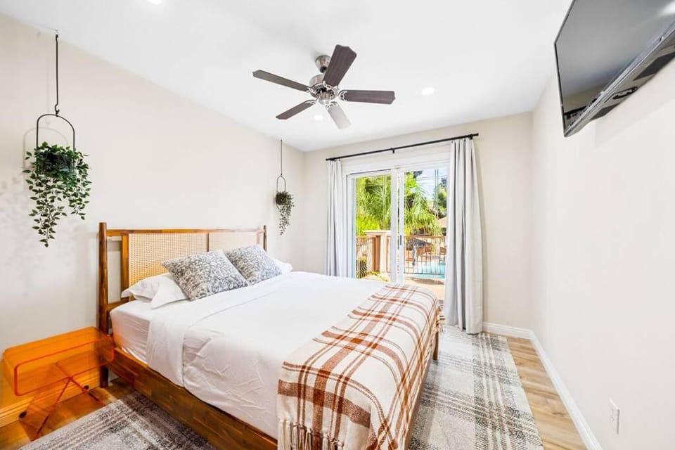Resort Home with Games, Slide, Oasis House in San Fernando Valley