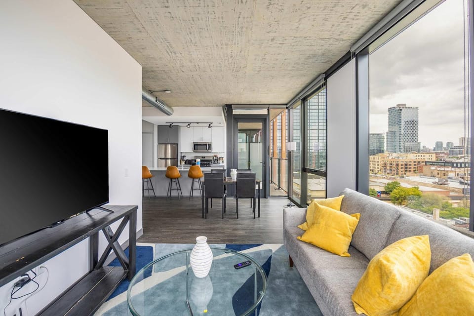 TV and multimedia, Living room, Seating area, Dining area, Evening entertainment