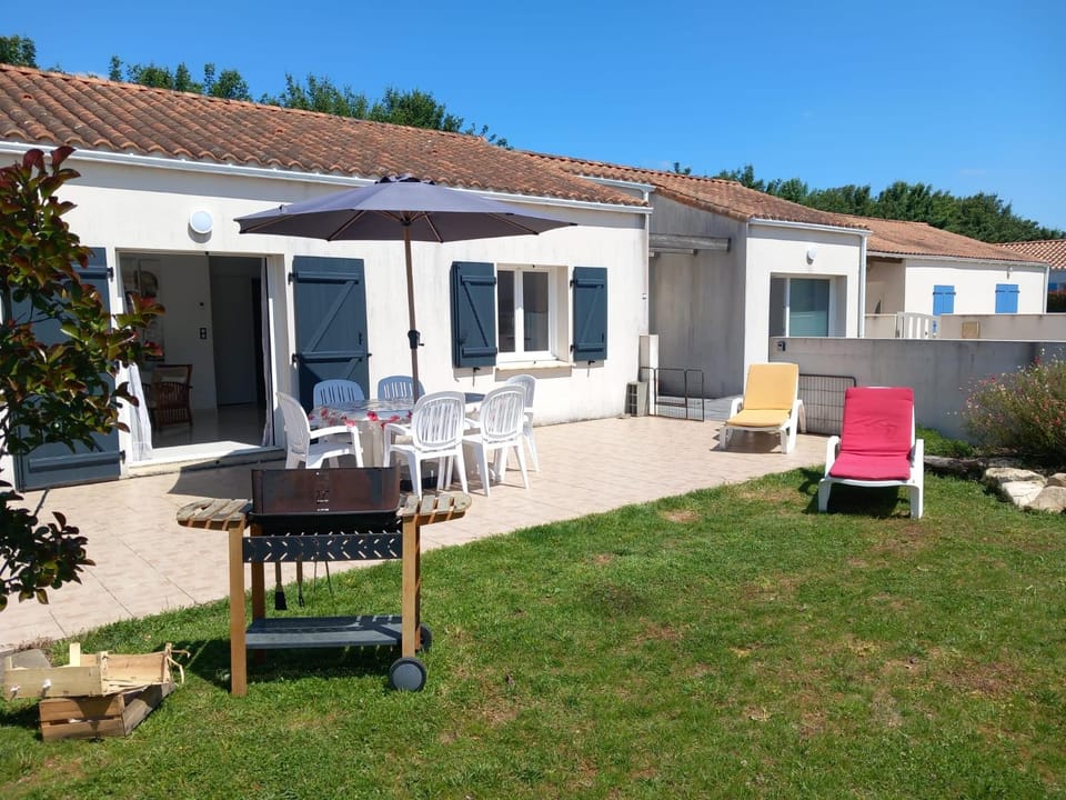 Patio, BBQ facilities, Garden, sunbed