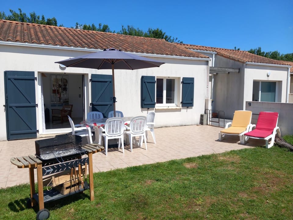 Patio, BBQ facilities, Garden, sunbed