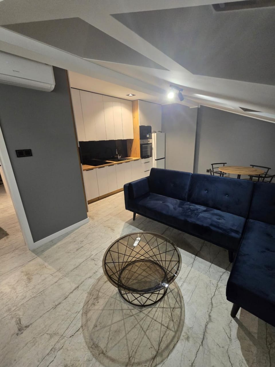 Apartament w Centrum z Jacuzzi, prywatny parking, klimatyzacja 4 Apartment in Masovian Voivodeship