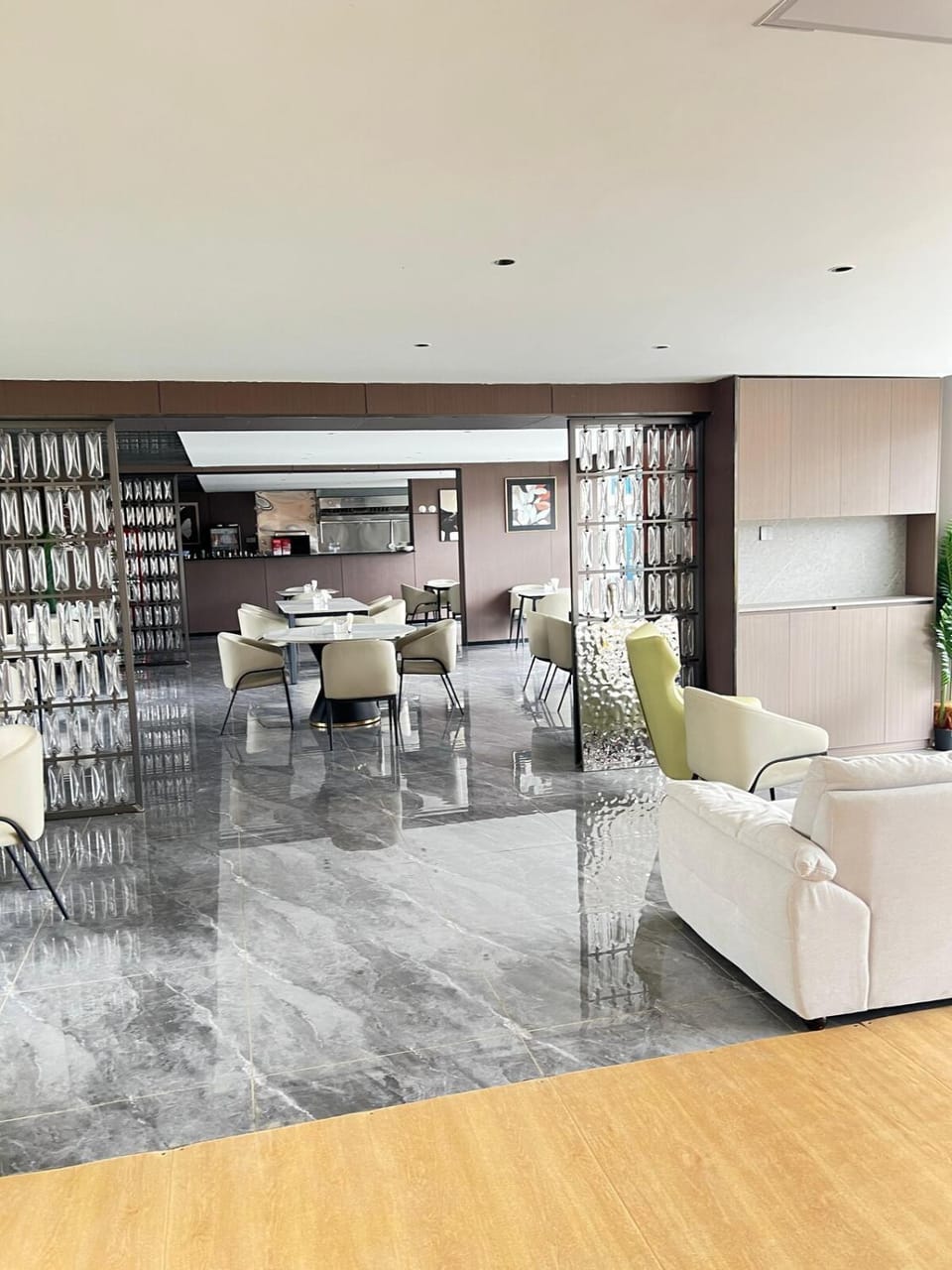 Communal lounge/ TV room