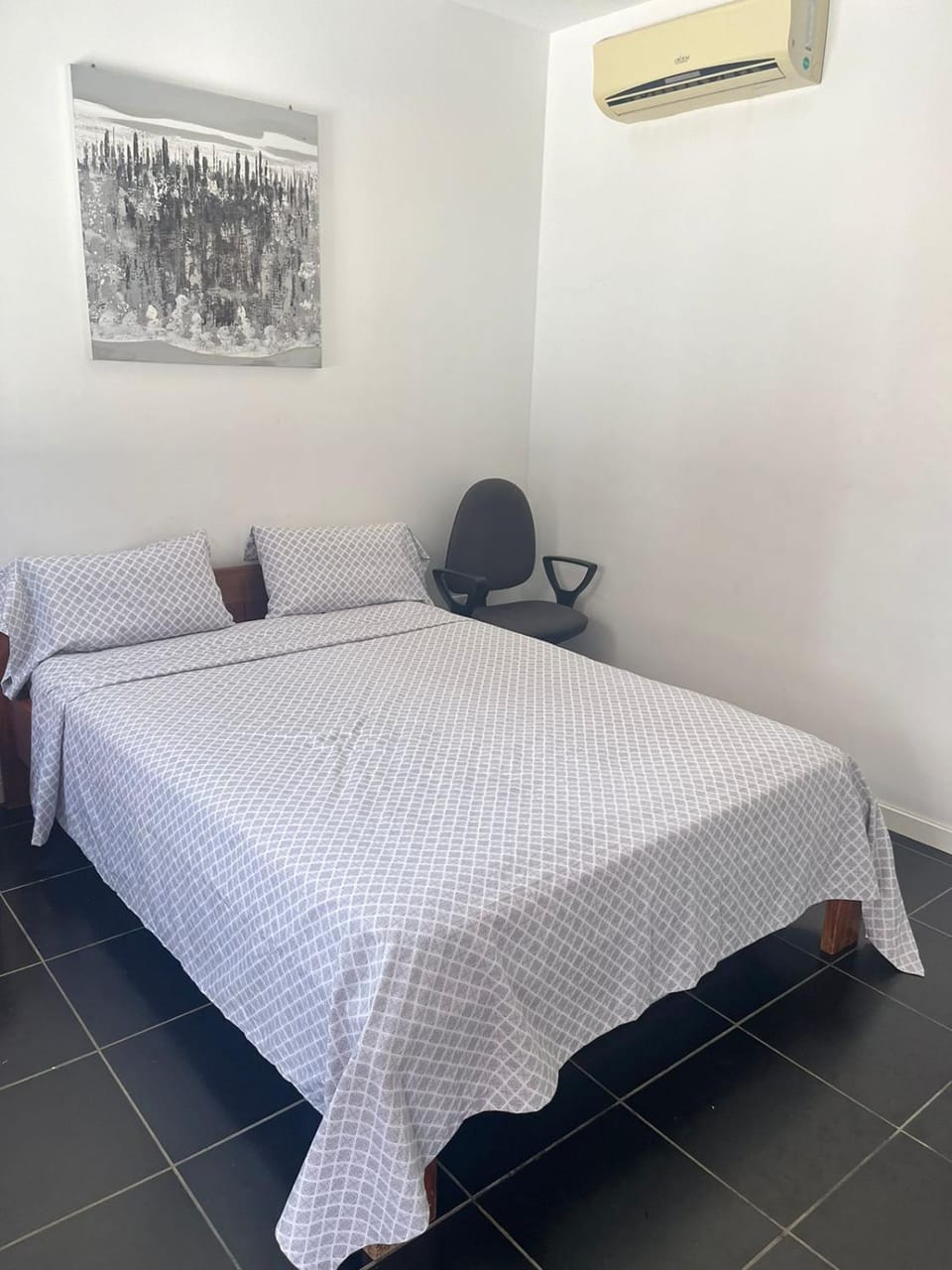 Bed, Bedroom, air conditioner