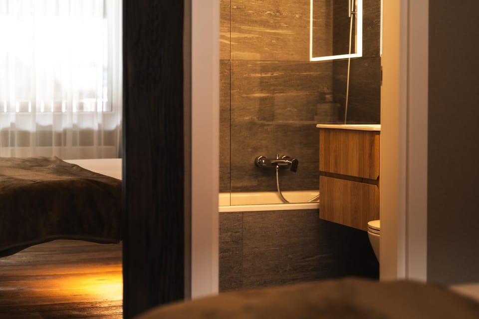 Bed, Bathroom, Photo of the whole room, Bedroom